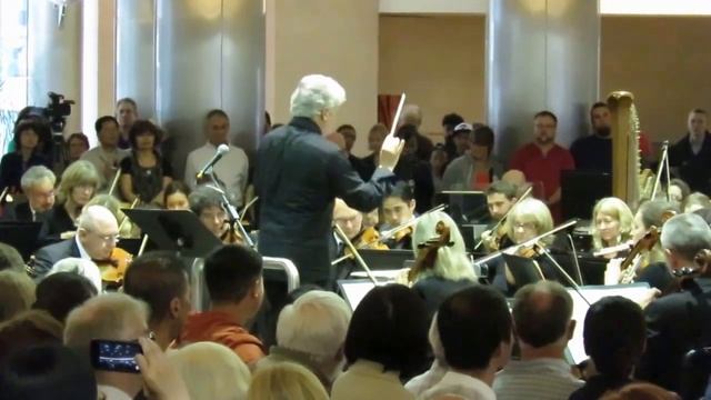 Flight of the Bumble-Bee - Toronto Symphony Orchestra - conductor Peter Oundjian - Recital смотреть онлайн