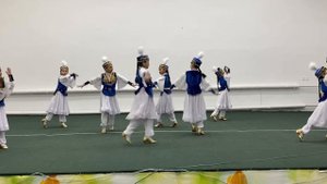 Әйтеке би аудандық балалар саз мектебі қазақ биі "Той думан" , " Балауса " би тобы 8 қыз