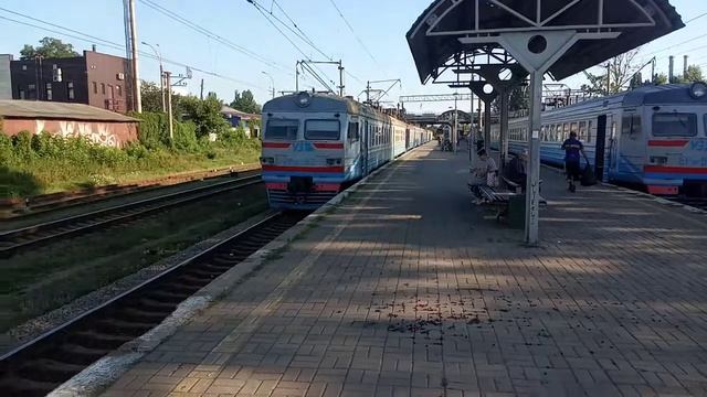 "челнок воздуховоз" Восьмивагонная Эр9е-565 №7006 Буча-Святошин прибывает на конечную под 6612 смотреть онлайн