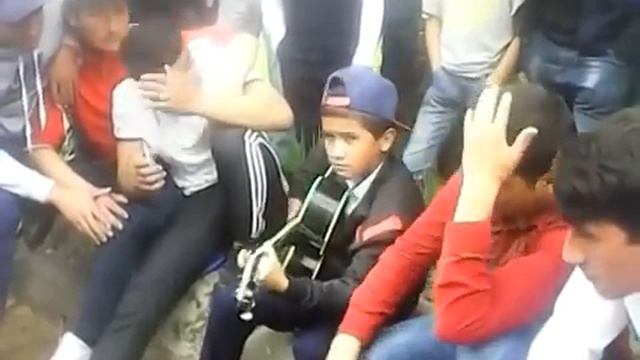 Талантливый таджик, мальчик поет классно, Сагирачаи Кулоби смотреть онлайн