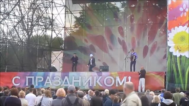 Шоу-группа "Два с половиной кума" - Ухты смотреть онлайн