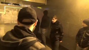 Лев Против получил по е---у