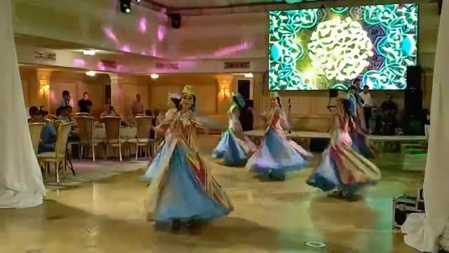 Amazing Uzbekistan national dance ! смотреть онлайн