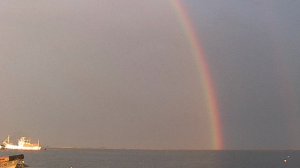 Остров Кунашир. радуга над морем