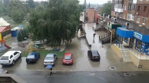 "Скоро осень.за окнами август..от дождей потемнели кусты..."