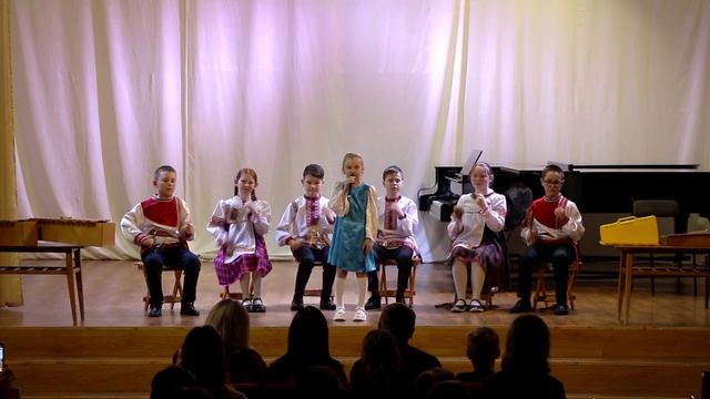 15 "Матушка", исп. Образцовый ансамбль ложкарей «Солнышко» и Ворожцова Анна