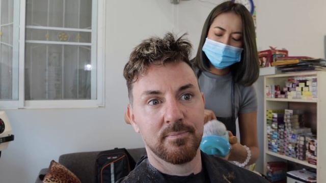 Cute Thai Barbershop Lady "Takes Good Care" смотреть онлайн