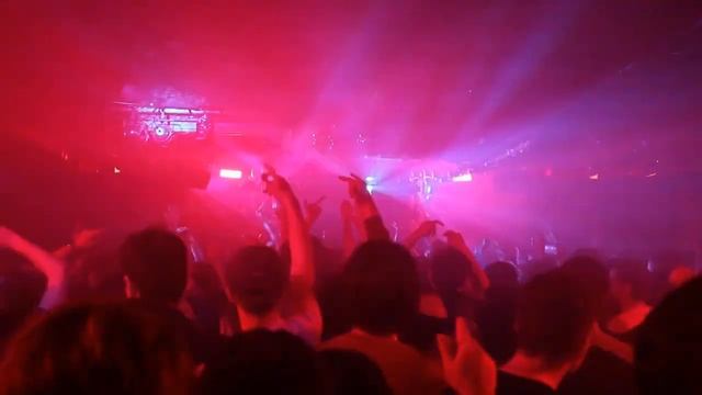 МЫ ЖИВЁМ ВО МГЛЕ... смотреть онлайн