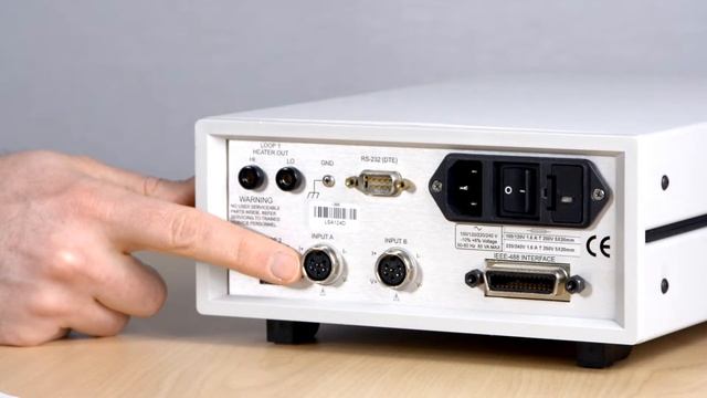 Model 325 Cryogenic Temperature Controller: Quick Look смотреть онлайн