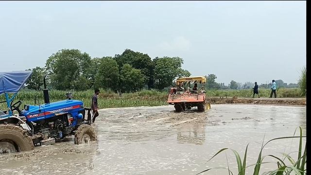 Tractor Video  Tractor struck in mud  Power Track Euro 50 क नकलन गय थ खद फस गय  Tractor