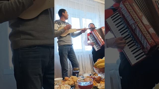 Таластык кыз -Кайнарлык таланттардын аткаруусунда... смотреть онлайн