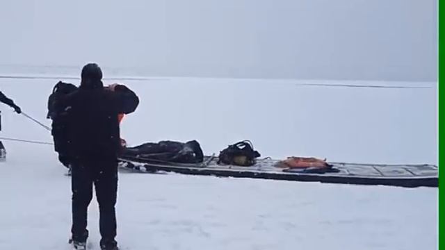 м. Дніпро водолази-рятувальники дістали тіло потонулого чоловіка 1959 року народження
