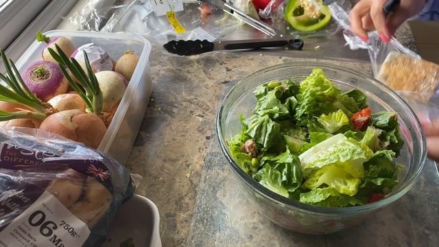 MIX SALAD WITH  BLUE CHEESE