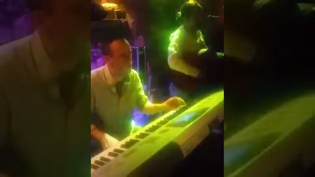 Andy Chung and Steve Johnstone смотреть онлайн