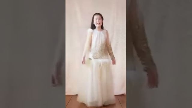 Аммосова Вилена "Кубалар" из репертуара М. Борисовой смотреть онлайн