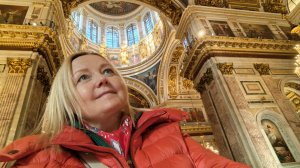 Исаакиевский собор: витраж с Иисусом и голубь с размахом крыльев 2м под куполом. Мой Санкт-Петербург