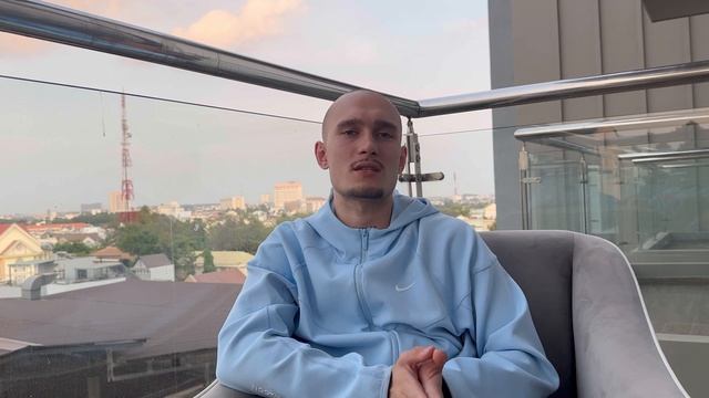 БЫЛ НА ЗАВОДЕ НАЙК | СОЗДАЛ БРЕНД | СОЗДАЛ СВОИ ФУТБОЛЬНЫЕ БУТСЫ? смотреть онлайн