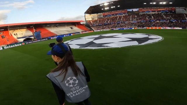 I Waved The Champions League Flag ft. Celine Dept! смотреть онлайн