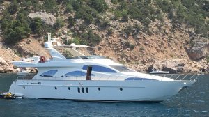 Аренда моторной яхты Азимут 80