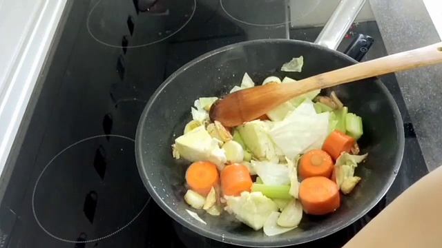 Chickpea garlic soup смотреть онлайн