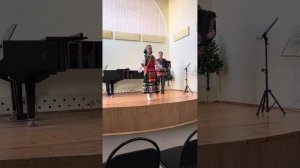 Боярская Анна «Вдоль по улице молодчик идет»