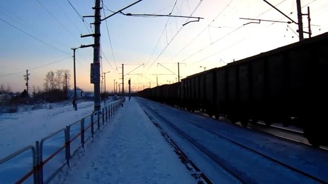 Электровозы ВЛ10У-363/062 с грузовым поездом смотреть онлайн