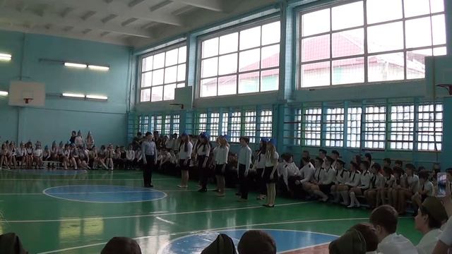 Смотр песни и строя - 2016 год. 6 "Б" класс смотреть онлайн