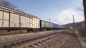 Электровозы 4ЭС5К-006 и 3ЭС5К-759 "Ермак" со сдвоенным грузовым поездом.