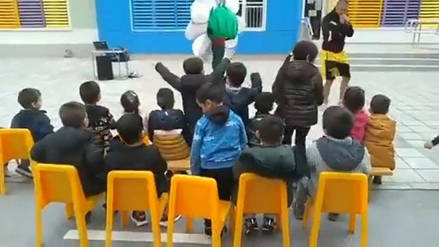 ДГ "Перуника" - Пеем, танцуваме и разказваме с "Маргаритка" - Видео 1 смотреть онлайн