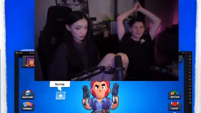 взял за коленку