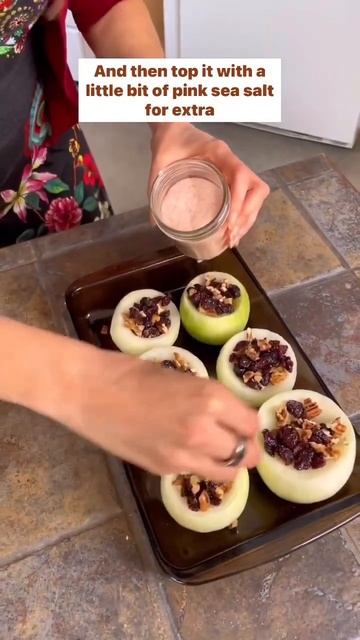 Cranberry stuffed onions - the perfect holiday side dish! смотреть онлайн