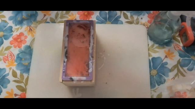 Drama Queen - How to make DROP SWIRLS and add TEXTURE to Melt and Pour soap. смотреть онлайн