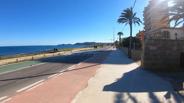 Walking around Bahia de Xabia, close to Denia, December 2021 (Winter in Spain) смотреть онлайн