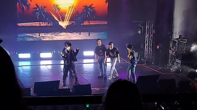 230212 I'm ain't worried REACH FOR US in SANTIAGO DE CHILE смотреть онлайн