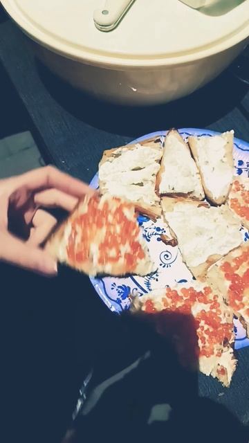 Сначала мы сидели смотреть онлайн