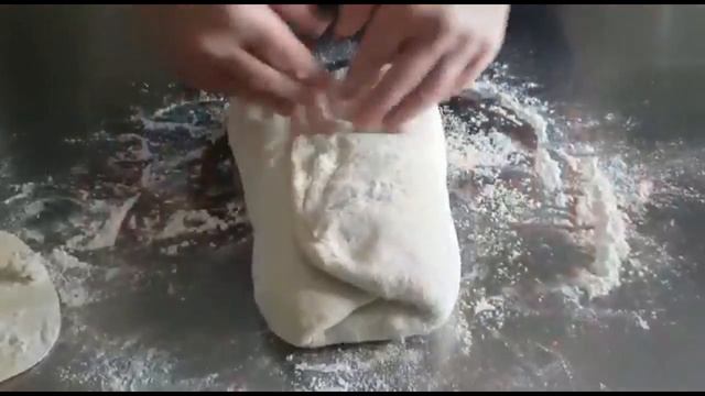 PANE RUSTICO FATTO IN CASA⭐RITA CHEF | Croccante all'esterno e soffice all'interno. смотреть онлайн