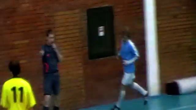 Гол Рощина Сергея 1 - 1 Буревестник - Медведь смотреть онлайн