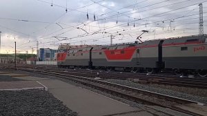 2ЭС6-1217 Следует резервом