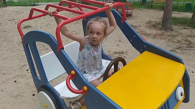 Отдыхаем в парке. смотреть онлайн