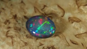 Невероятно красивый черный опал из Австралии. opalion.ru