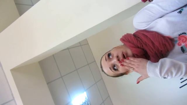 Как смеются девушки