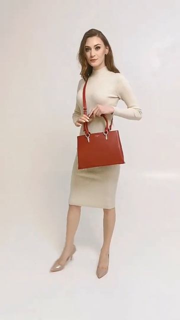 CM6284 DARK RED смотреть онлайн