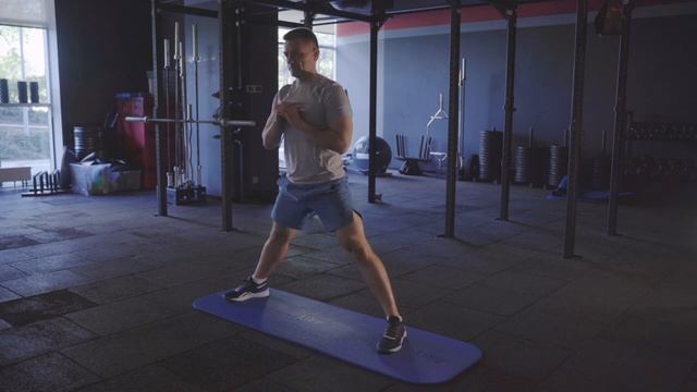 Приседания Казачки  Латеральные выпады Cassack squat