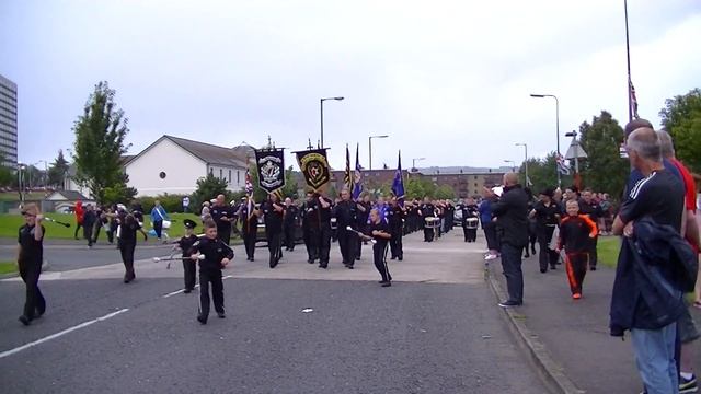 Cloughfern Young Conquerors FB Veterans Finish Their Own 4010 Anniversary Memorial Parade 2013