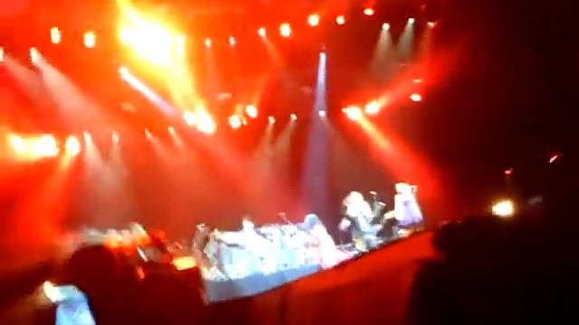 Selena Gomez - Superbass + Mr. Saxobeat + Middle Of Nowhere - Front Row - Live in BA, Argentina. смотреть онлайн