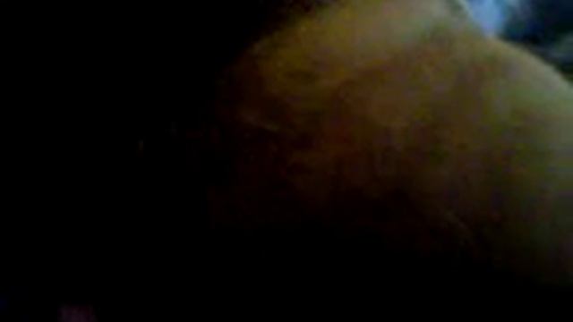 Собака кормит котёнка своим молоком. смотреть онлайн