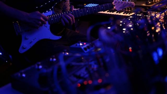State Azure 'Neon Alley' Ambient Soundscape (Vector, E370, Morphagene, Plaits + Guitar)
