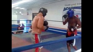 Junior dos Santos sparring with olympic boxer(720p_H.264-AAC)