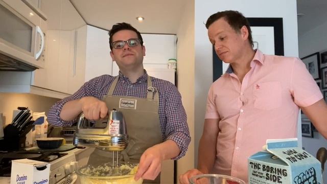 Episode 4: Baking with Marc & James - Lemon Bundt Cake смотреть онлайн