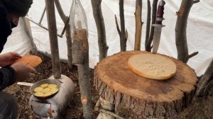 Горячая палатка Зимний кемпинг Возвращаюсь в свое убежище для уютного снежного дня